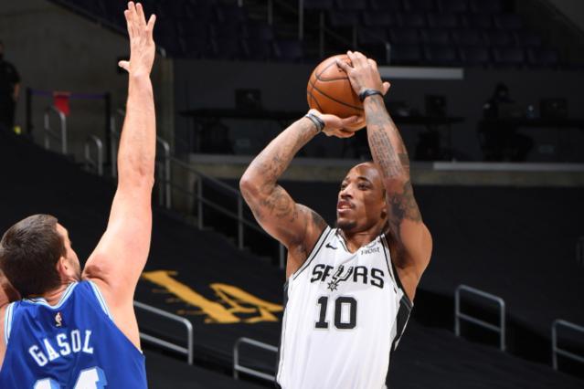 叙事再次被 叙事再次被